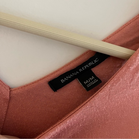 Blush coloured banana republic cutout sleeveless top blouse - Picture 2 of 5